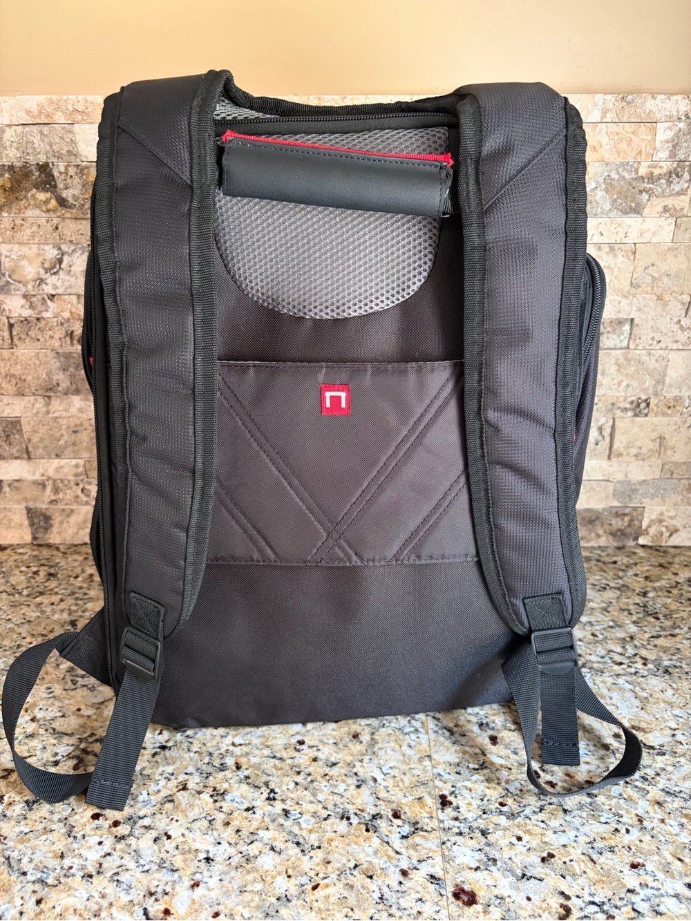 Black Men's elleven Backpack - Multi-Compartment Travel and Work Pack - Picture 4 of 7